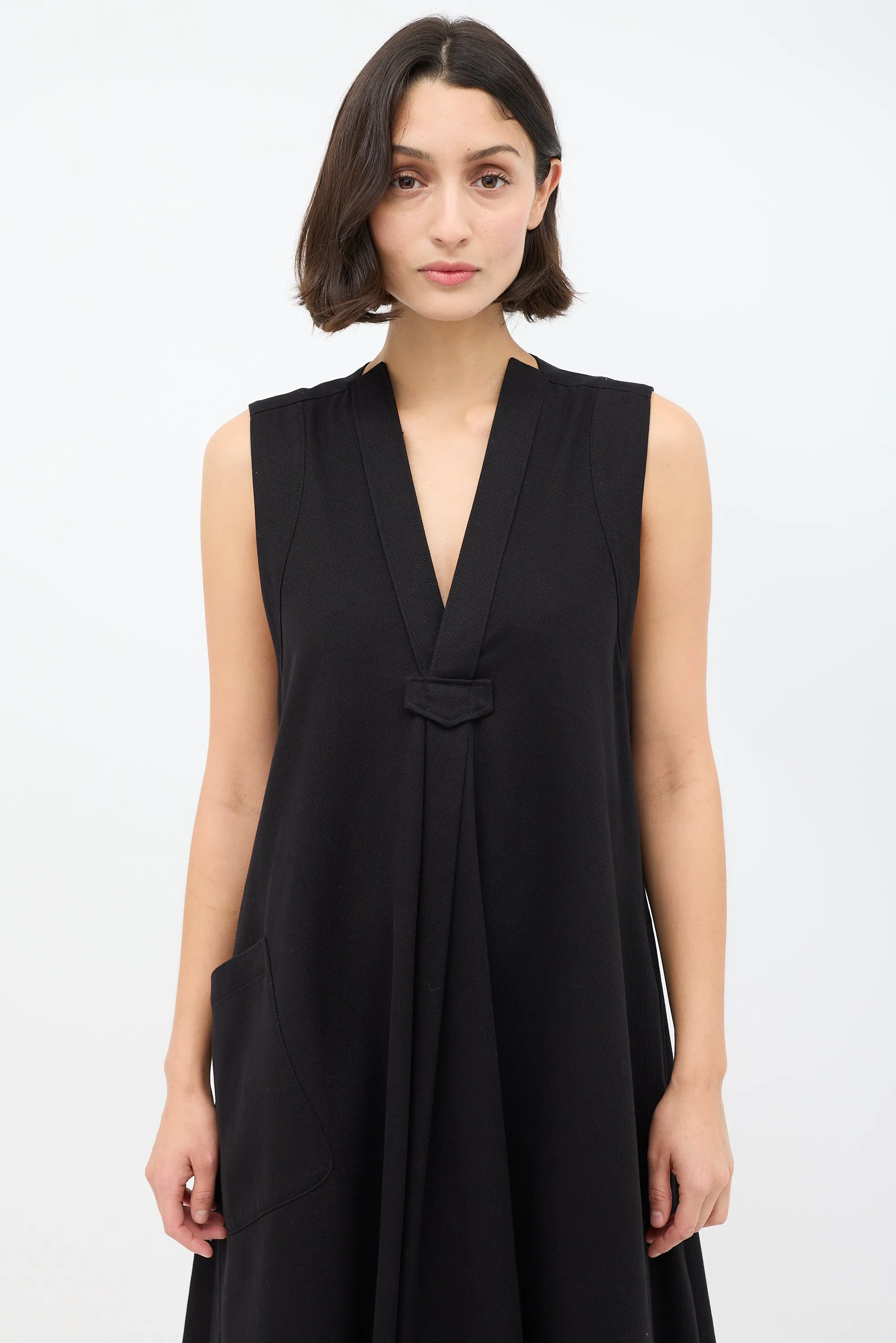 Black Cotton Pleated Sleeveless A-Line Dress