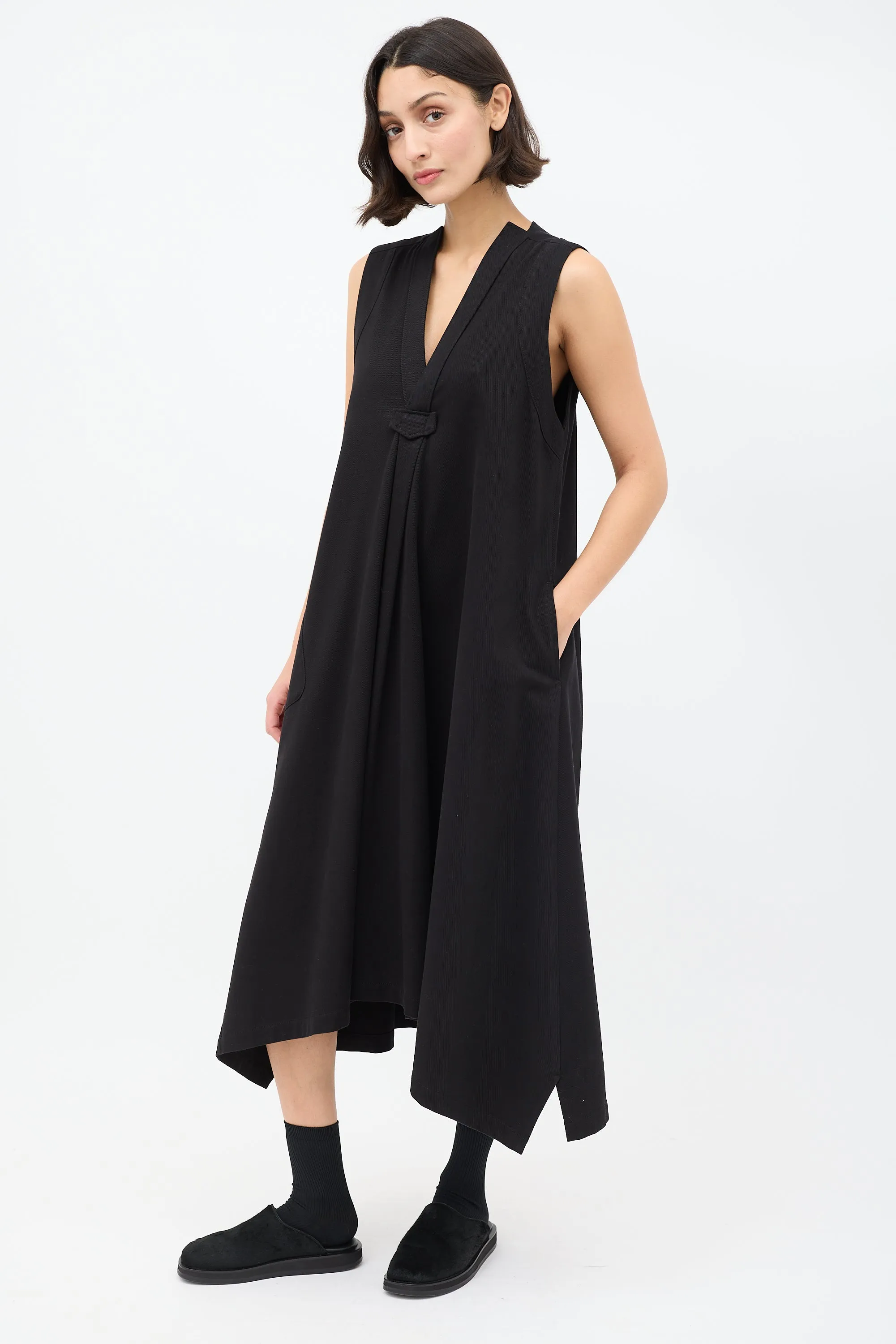 Black Cotton Pleated Sleeveless A-Line Dress