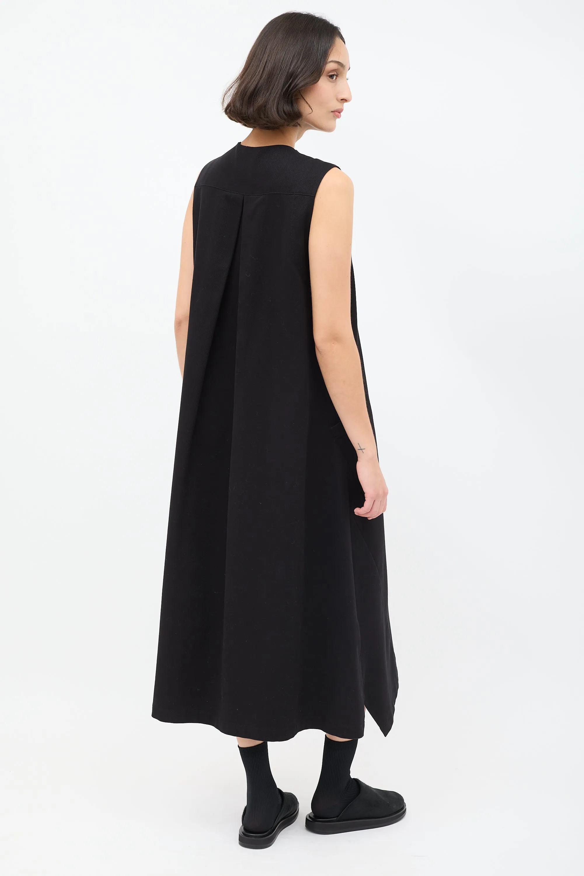 Black Cotton Pleated Sleeveless A-Line Dress